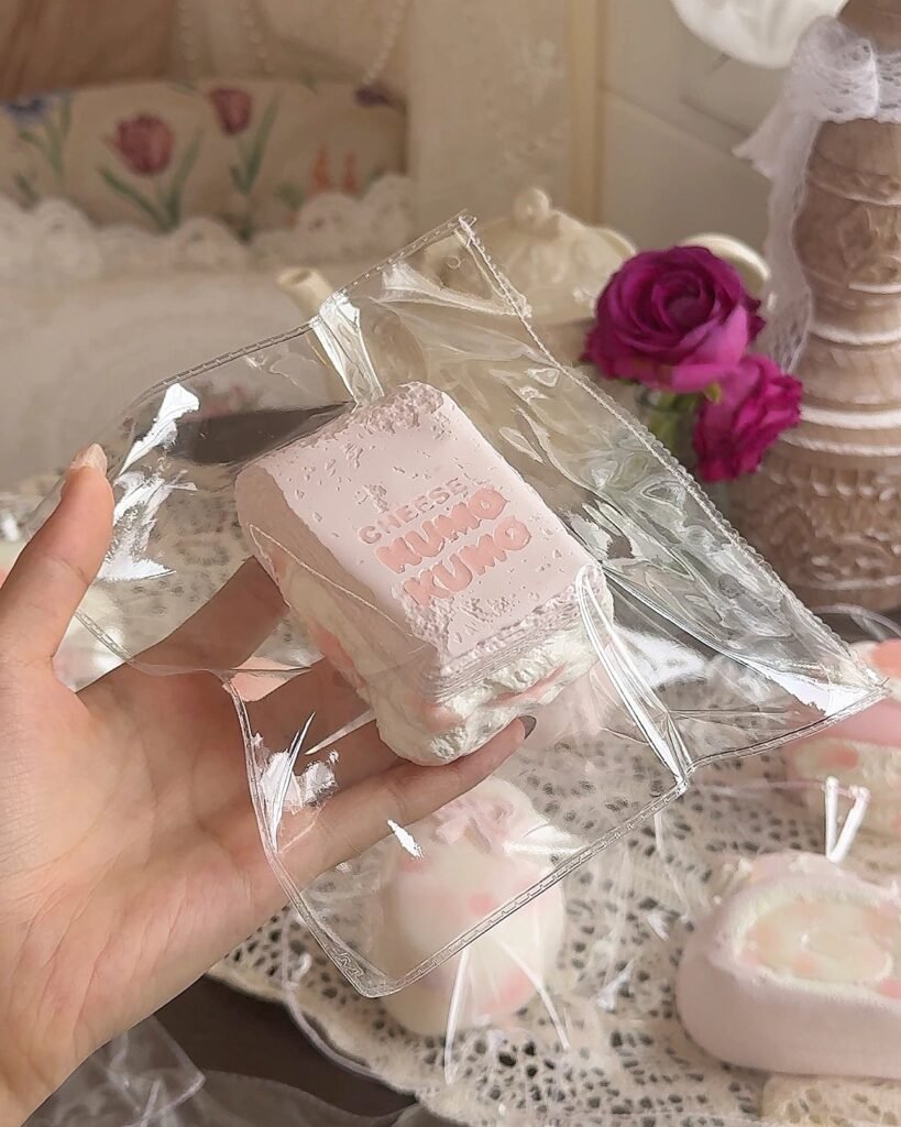 250043 Xiao Yi Diandian Peach Handheld Cheese (Milk Candy Clay Texture Series) / 小奕点点 蜜桃手握乳酪(奶糖泥触感系列)