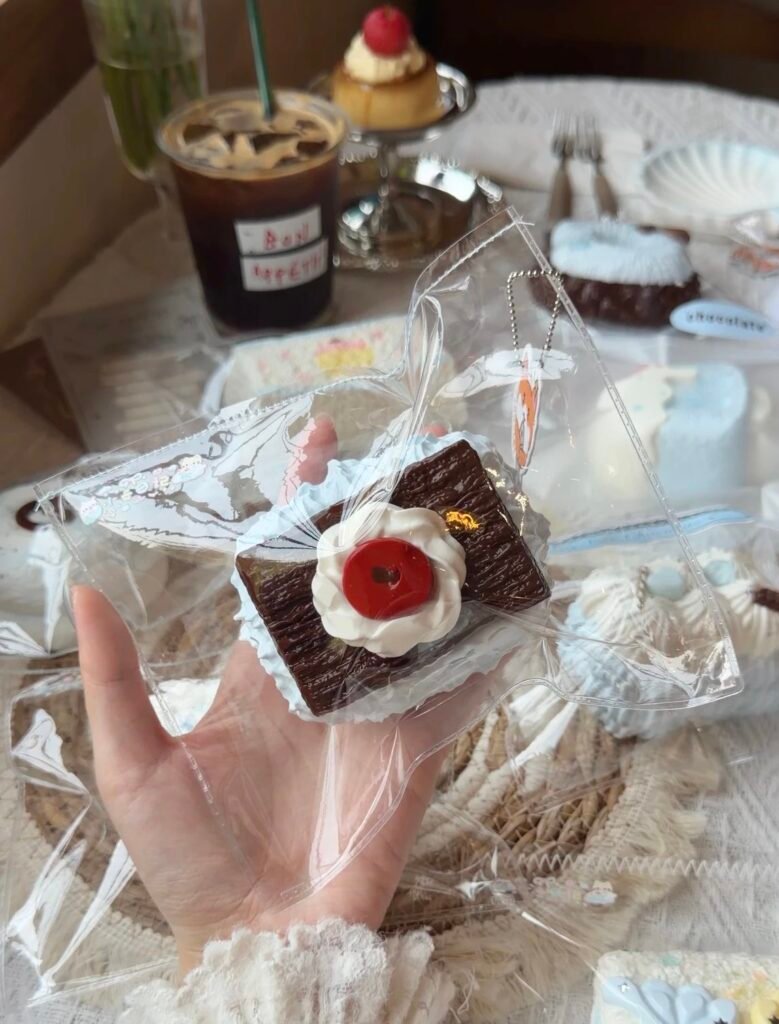 318003 Xiaoyun Diary Sea Salt Dark Chocolate Pastry (Cheese Clay 1.0 Texture Series) / 小云日记(捏捏版) 海盐黑巧酥(奶酪泥1.0触感系列)