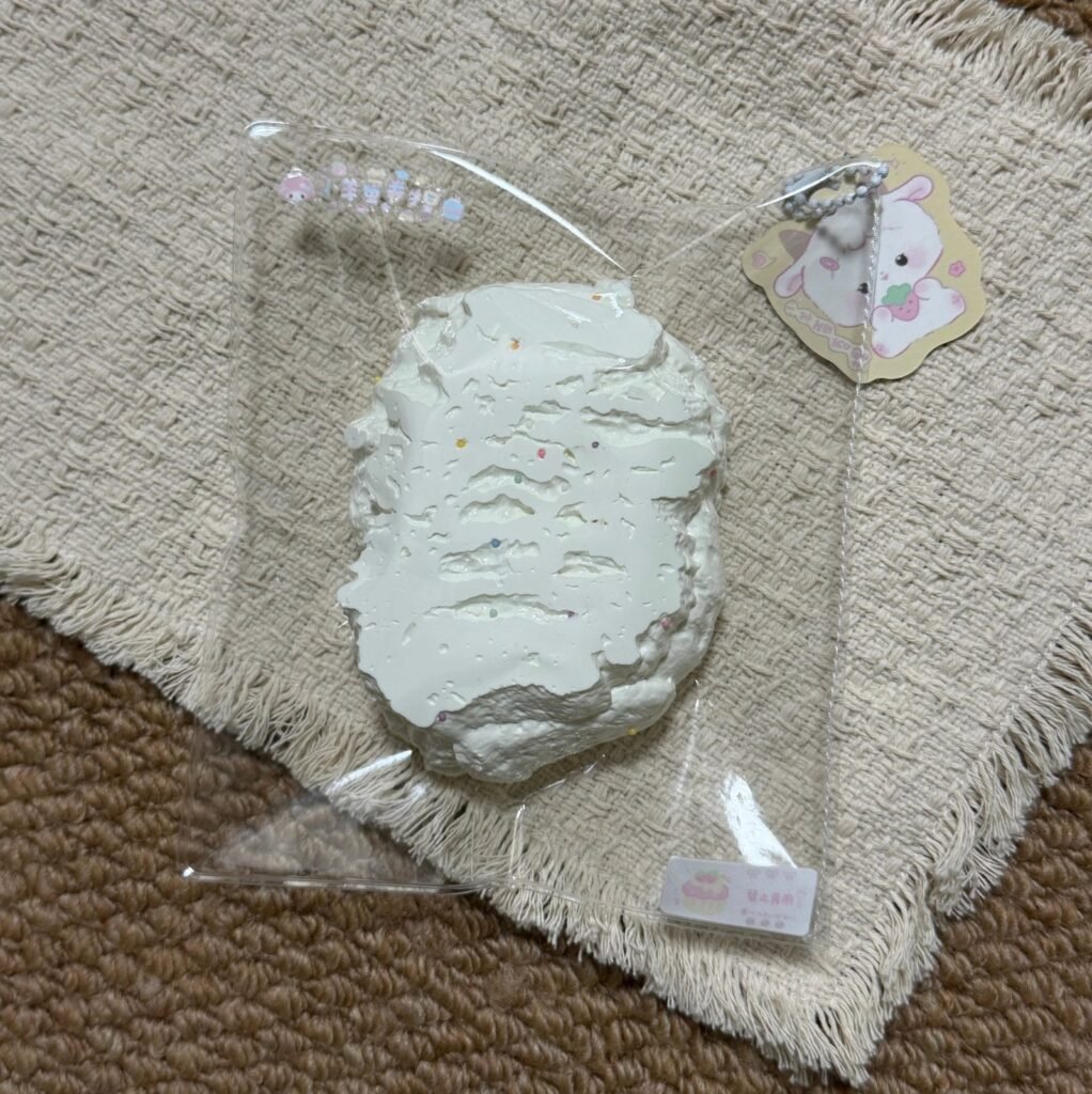 551017 Lamb Egg Roll Squishy Row Pastry / 小羊蛋卷捏 排排酥