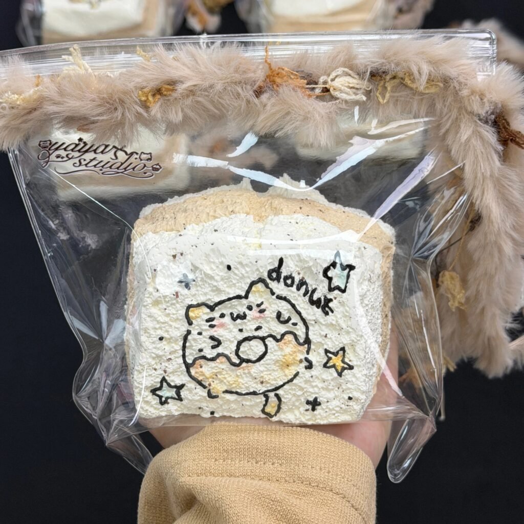 453023 Yaya Handmade Shop Doughnut Triple-Layer Large Toast (Thick Milk Clay Texture Series) / 丫丫手工店 甜甜圈三层大吐司（厚乳泥触感系列）