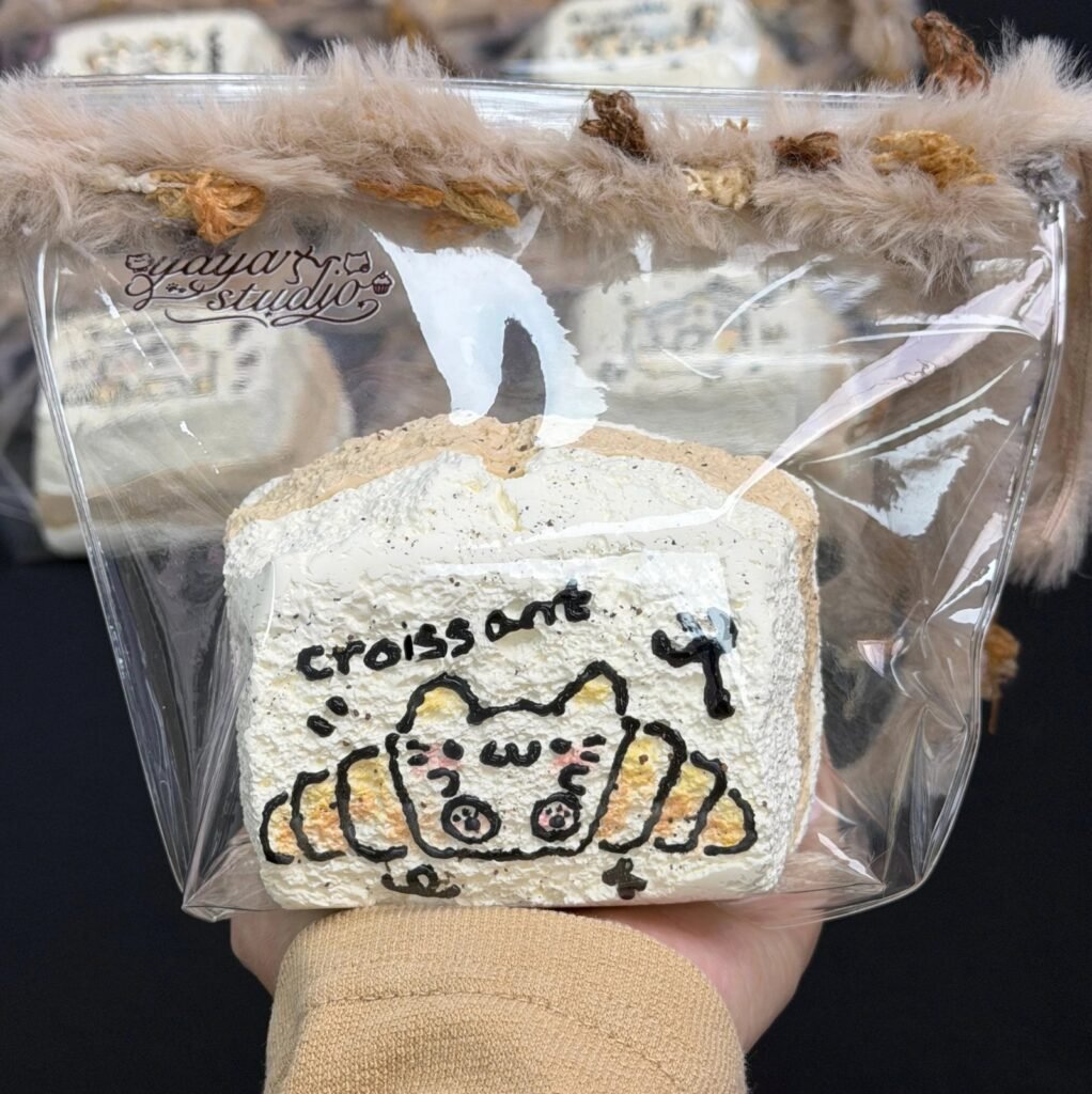 453025 Yaya Handmade Shop Croissant Triple-Layer Large Toast (Thick Milk Clay Texture Series) / 丫丫手工店 牛角包三层大吐司（厚乳泥触感系列）