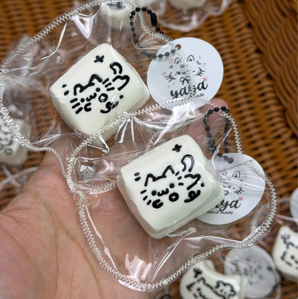 453042 Yaya Handmade Shop Playful Kitten Charm / 丫丫手工店 调皮小猫挂件