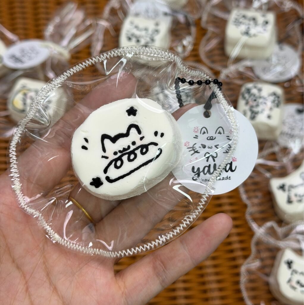 453047 Yaya Handmade Shop Baguette Kitten Charm / 丫丫手工店 法棍小猫挂件