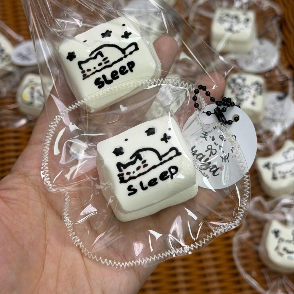 453048 Yaya Handmade Shop Goodnight Kitten Charm / 丫丫手工店 晚安小猫挂件