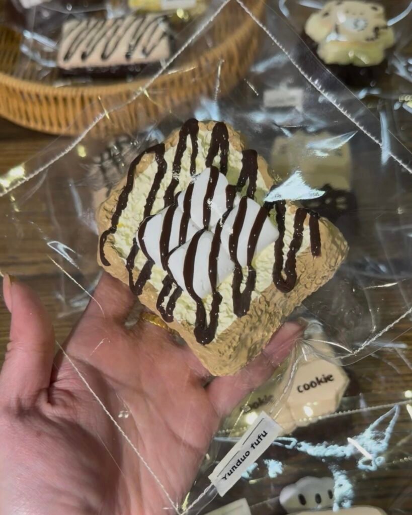 462035 Yunduo Fufu Chocolate Marshmallow Toast / 云朵fufu捏 巧克力棉花糖吐司