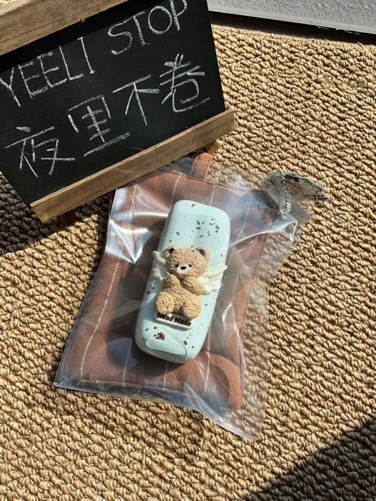 555000 Yeeli Stop Mint Chocolate Tilted Angel Bear Ice Cream Bar (Dry Cream Texture Series) / YEELI STOP捏捏 薄巧歪头天使小熊雪糕条（干奶油触感系列）