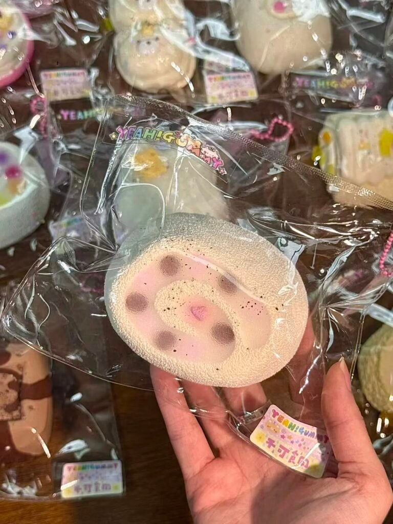507008 YeahGummy Chocolate Berry Senbei (Light Cream Texture Series) / YeahGummy捏捏 巧莓仙贝（轻奶油触感系列）