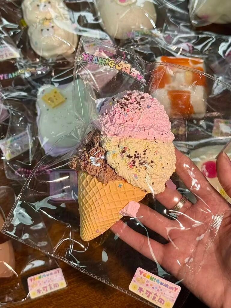 507014 YeahGummy Triple-Color Ice Cream (Light Cream Texture Series) / YeahGummy捏捏 三色冰激淋（轻奶油触感系列）