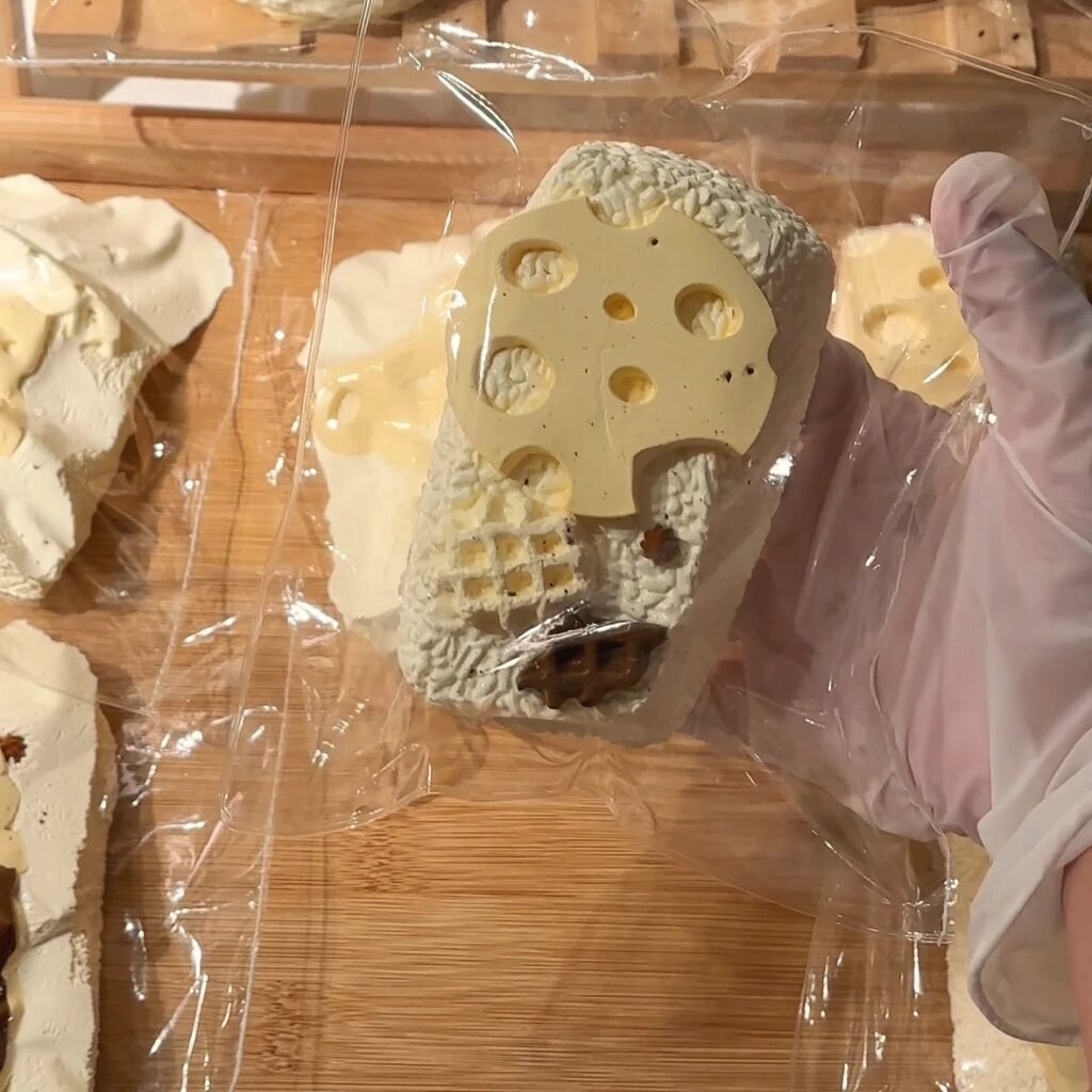 186030 Yumi Nian Nian Long Rice Ball (Oven-Baked Cream Clay Texture Series) / 芋米yumi 长饭团（烤箱版奶油泥触感系列）