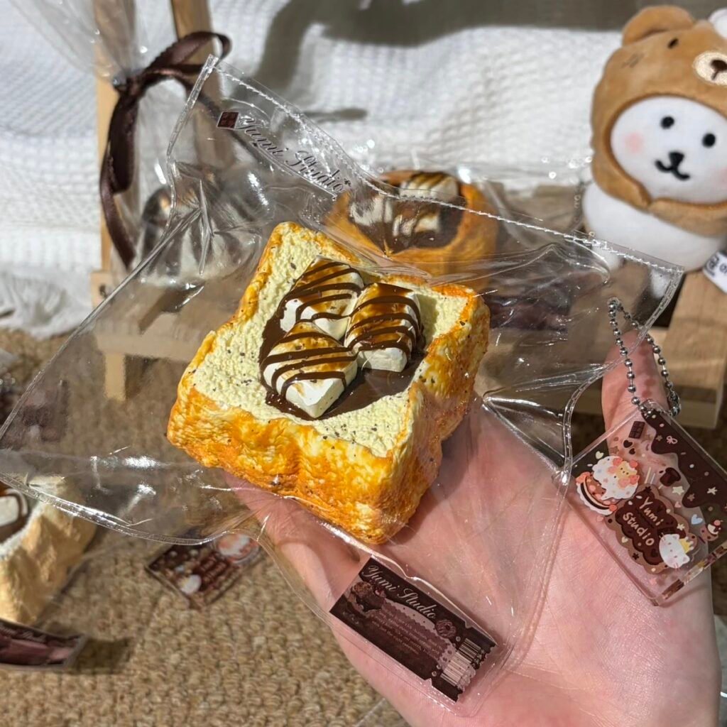 186035 Yumi Nian Nian Toasted Marshmallow Thick Toast (Light Cream Texture Series) / Yumi捏捏 焦烤棉花糖厚切吐司（轻奶油触感系列）