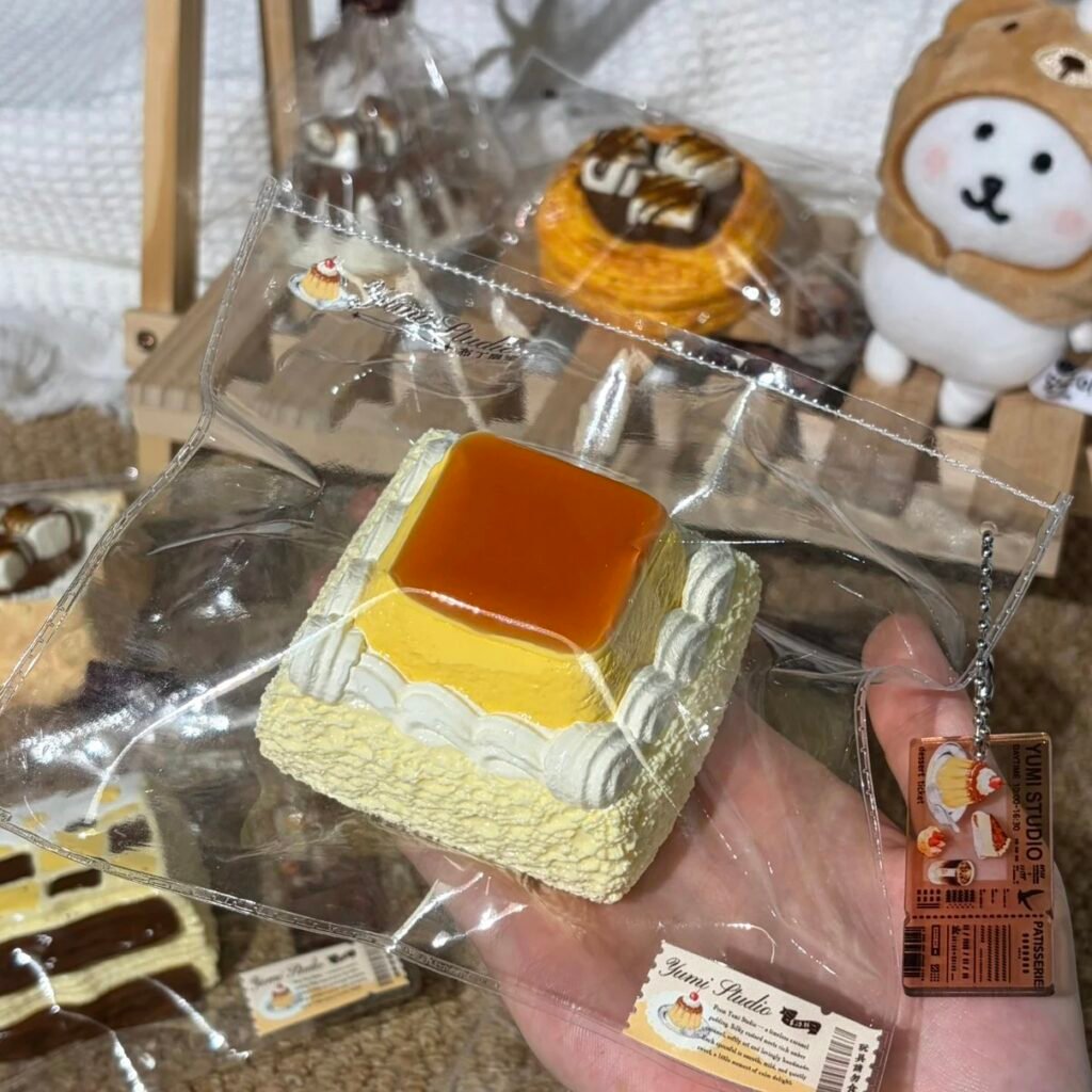 186046 Yumi Nian Nian Pudding Cream Square Cake (Light Cream Texture Series) / Yumi捏捏 布丁奶油方蛋糕(轻奶油触感系列)