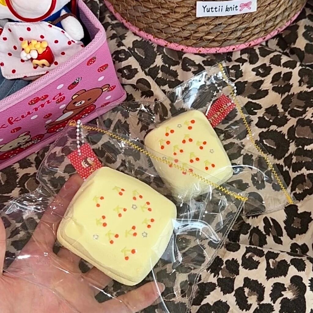 127062 YUTBAOO Double-Layer Cherry Marshmallow (Thick Milk Texture Series) / YUTBAOO 双层樱桃棉花糖（厚奶触感系列）
