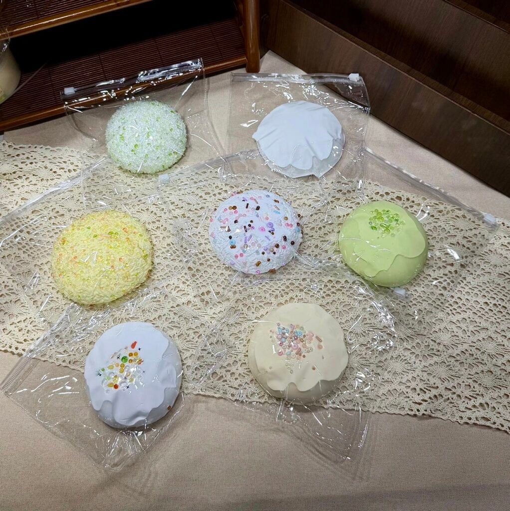 559013 Yuyu Squishy Smooth Daifuku - Scattered Beads and Mystery Texture / 钰钰的捏 光面大福撒珠（手感盲盒）