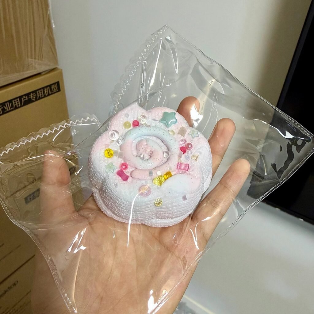 559055 Yuyu Squishy Pink Blue Candy Sprinkle Double Fish Cake - Cosmetic Defect (Ultra-Soft Slushy Watery Texture Series) / 钰钰的捏 粉蓝彩豆双层鱼板(全瑕款)(变态软偏水烂泥感触感系列)