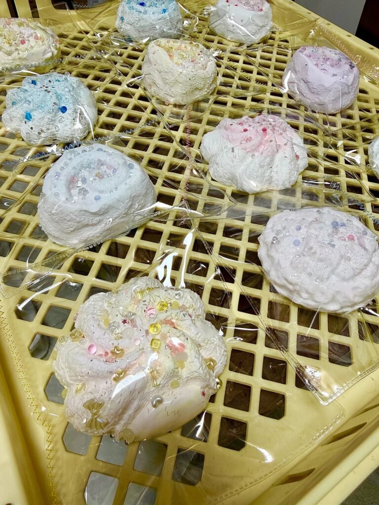 559091 Yuyu Squishy Soy Milk Twisted Bread Milk Block - Cosmetic Defect (Ultra-Soft Slushy Watery Texture Series) / 钰钰的捏 豆乳色拧拧面包奶块(全瑕款)(变态软偏水烂泥感触感系列)