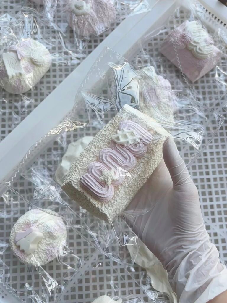 176029 YuzEss Cream Bar Long Toast (Extra-Soft Cream Clay Texture Series) / 小柚里物 奶油条长吐司（加软奶油泥触感系列）
