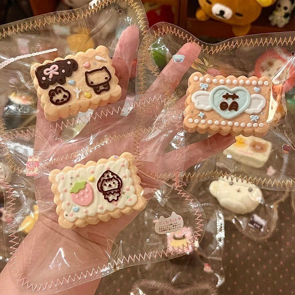 484031 Yuzai Gudongdong Strawberry Cat Cookie (Cheese Clay Texture Series) / 鱼仔咕咚咚 草莓猫猫饼干（干酪泥触感系列）