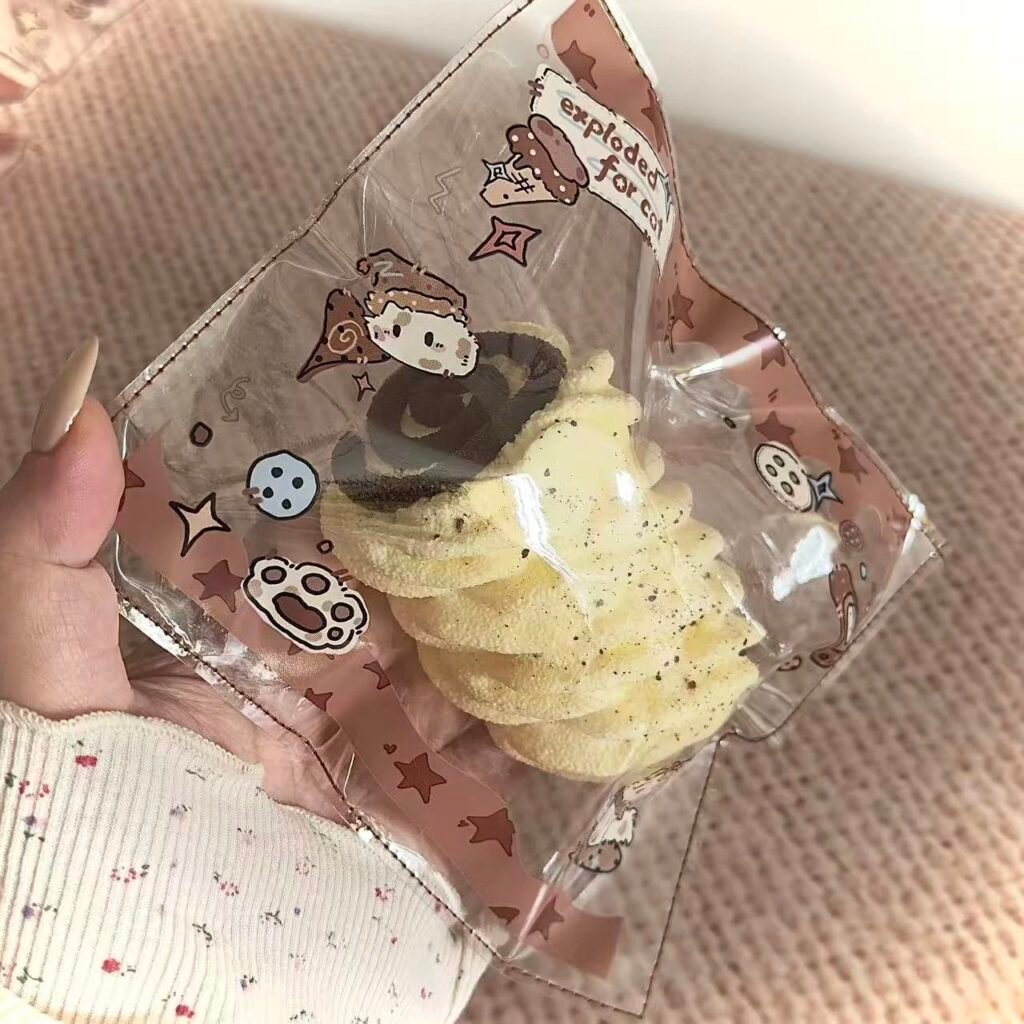 350026 Zhaomao Studio Dark Chocolate Cream Roll / 炸毛studio 黑巧奶油卷