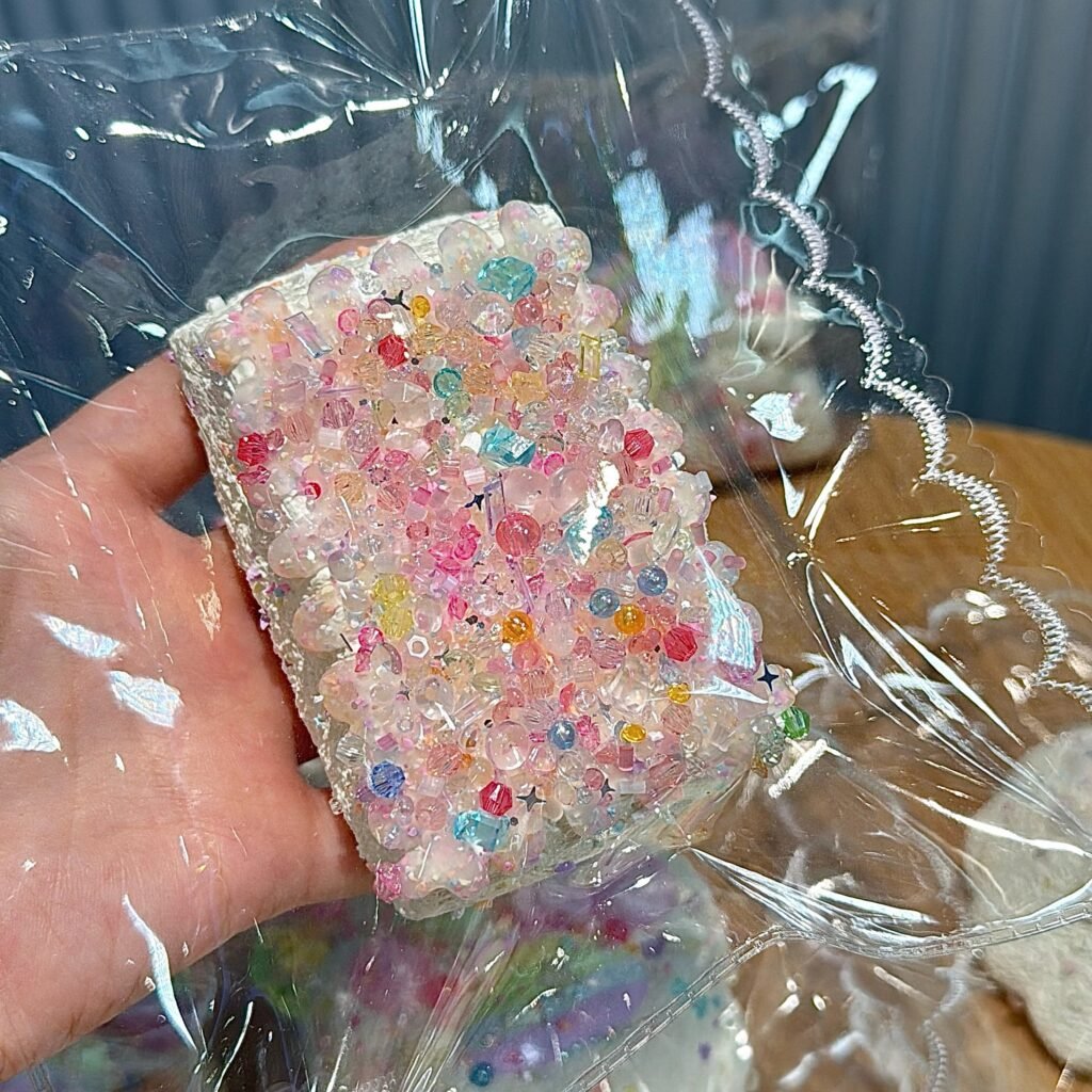 9018 ZHIZHI Pearlescent Rainbow Drizzled Short Toast (Sticky Clay Texture Series) / ZHIZHI 彩虹珠光 淋酱短吐司(黏糊泥触感系列)