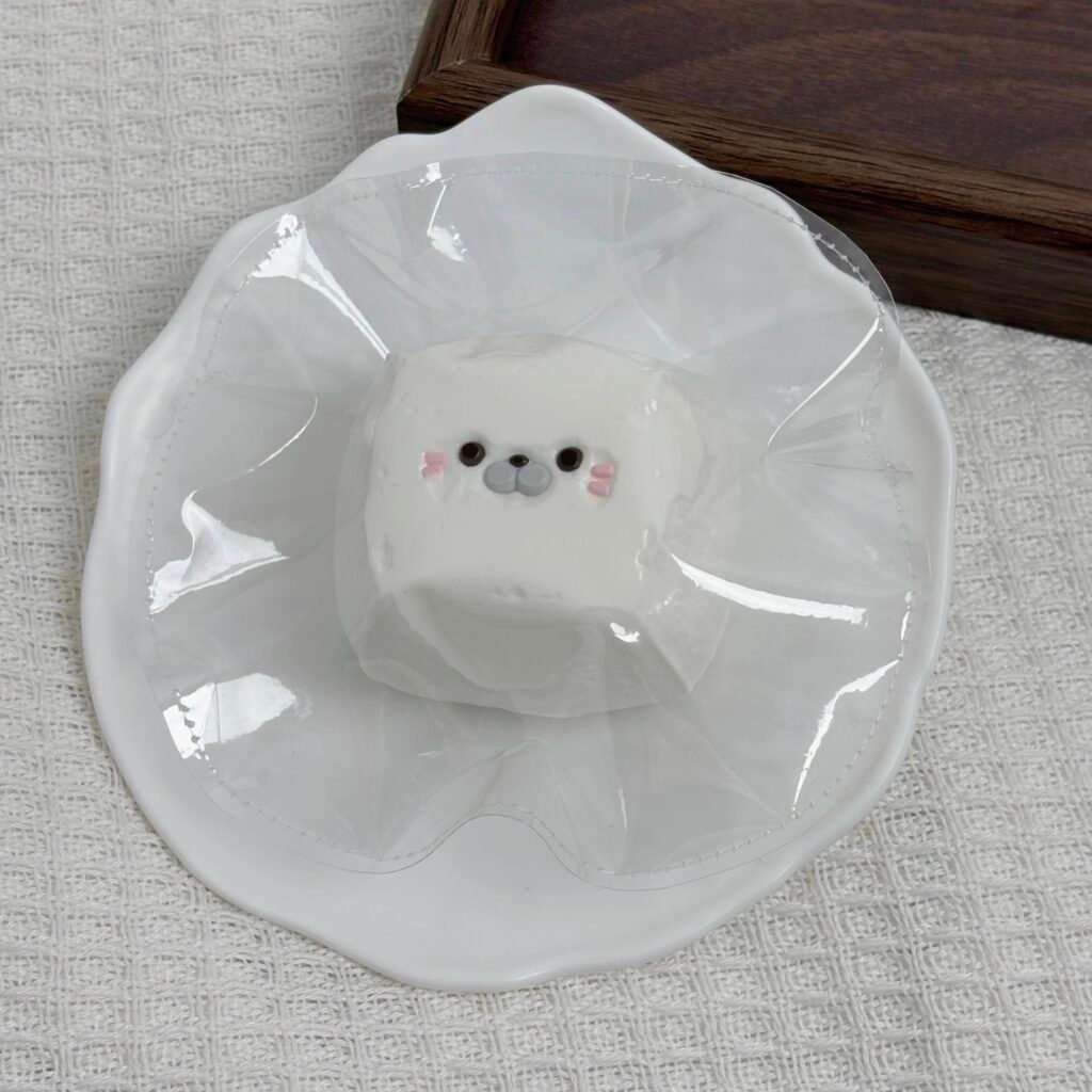 469001 0.1 Squishy Seal Tofu (Oven-Baked Cream Paste Clay Texture Series) / 0.1捏捏 海豹豆腐(微缩烤箱版乳膏泥触感系列)
