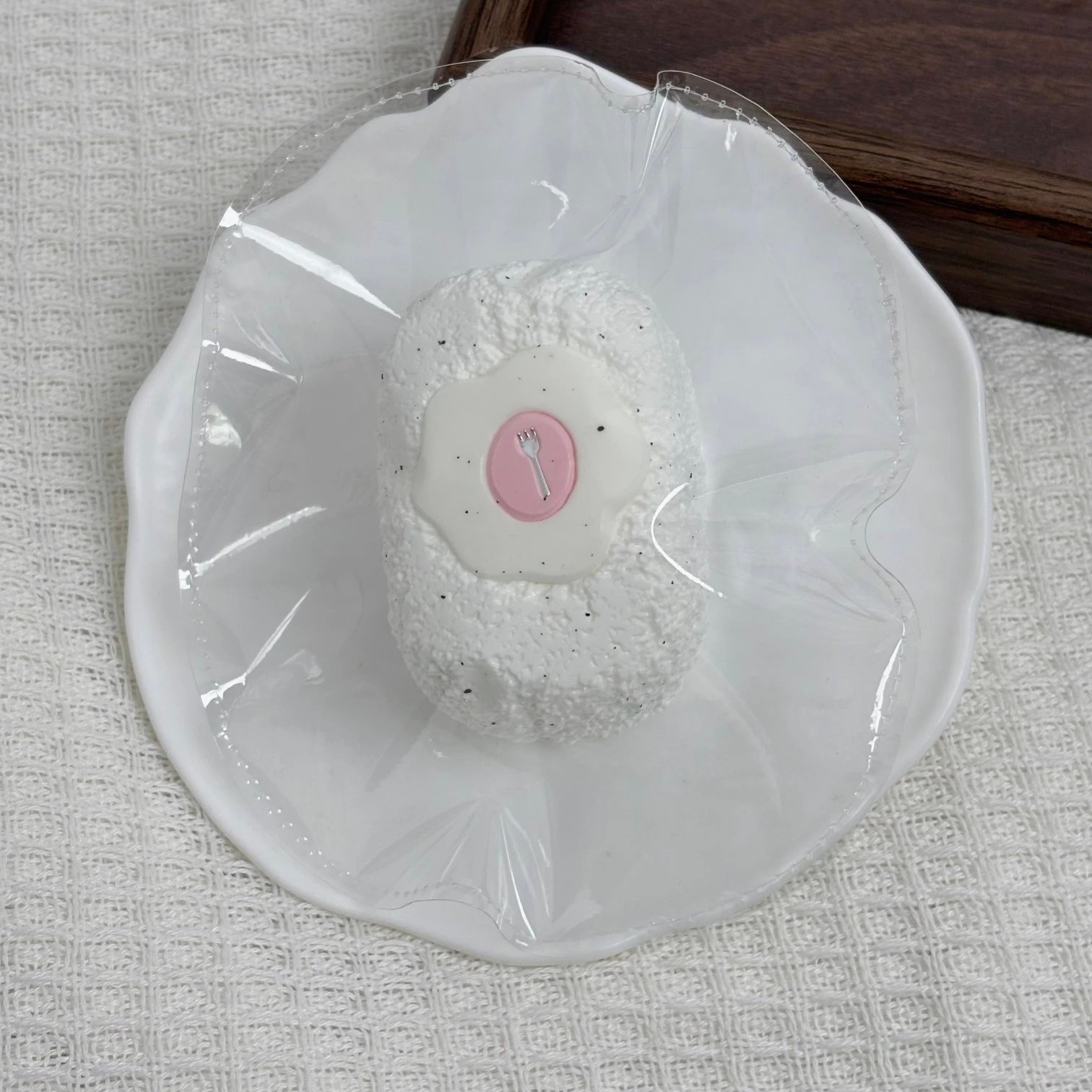 469007 0.1 Squishy Fried Egg Senbei (Oven-Baked Cream Paste Clay Texture Series) / 0.1捏捏 煎蛋仙贝(微缩烤箱版乳膏泥触感系列)