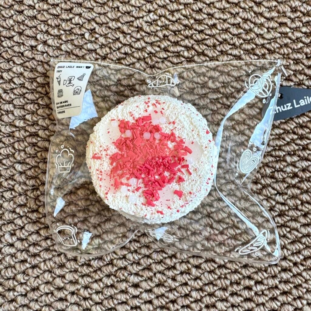 549000 Zhuzhu Laile Crystal Red Velvet Round Toast / 猪猪来了 水晶红丝绒圆吐司