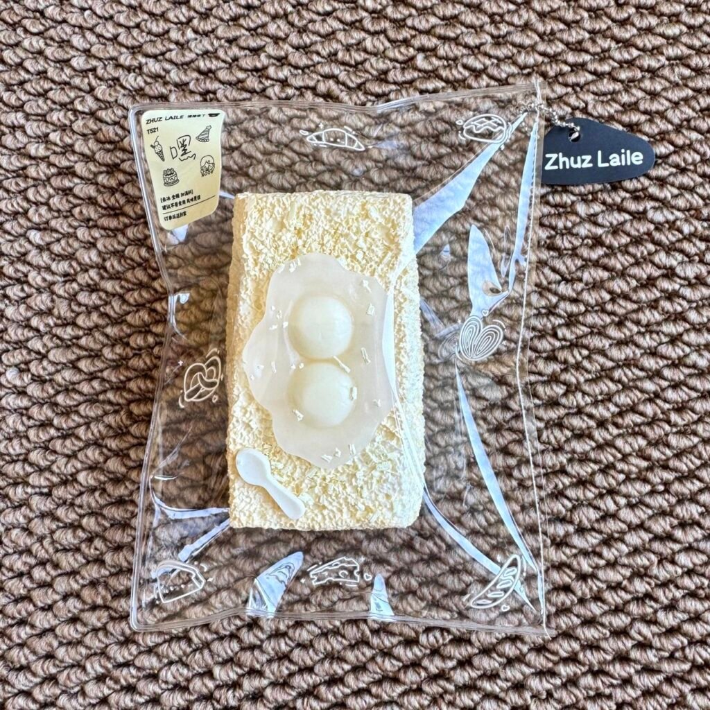 549005 Zhuzhu Laile Raw Egg Long Toast / 猪猪来了 生鸡蛋长吐司